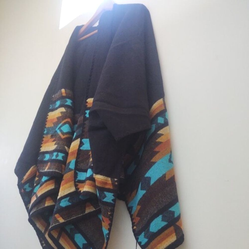 NWt SouthWest🏞️ PrintCape-Wrap~ One-Size Fit